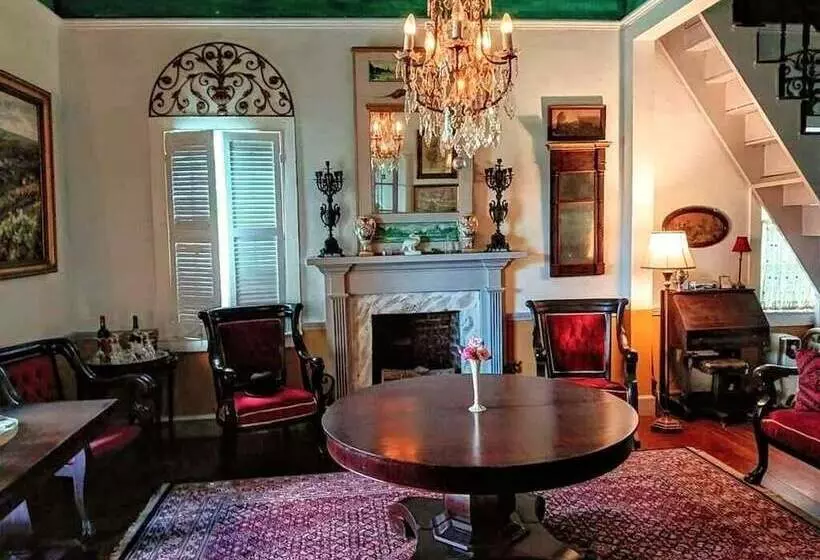 Aamiaismajoitus (B&B) Lafleur Guest House