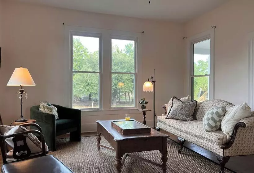 Aamiaismajoitus (B&B) Thames Home