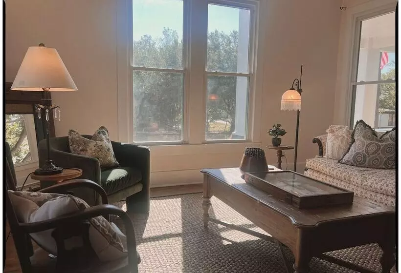 Aamiaismajoitus (B&B) Thames Home