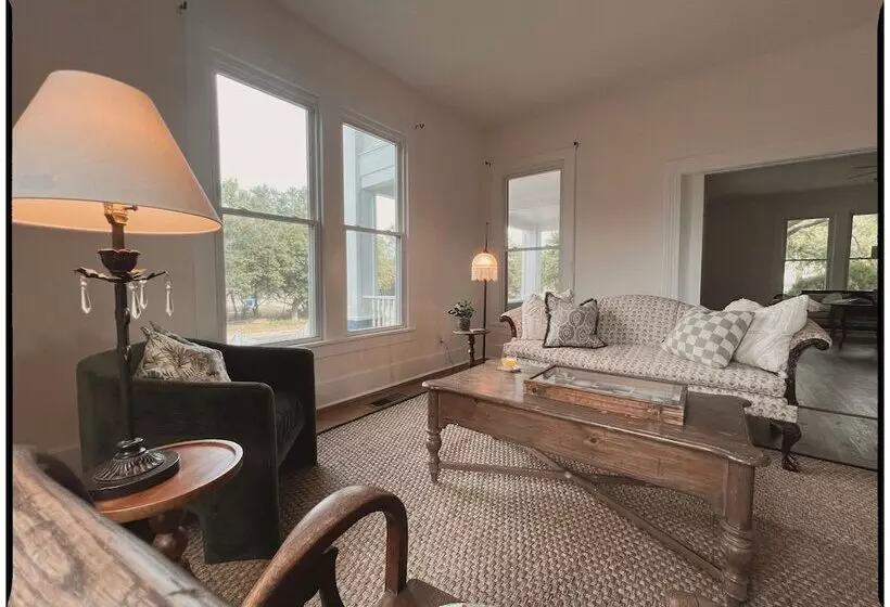 Aamiaismajoitus (B&B) Thames Home