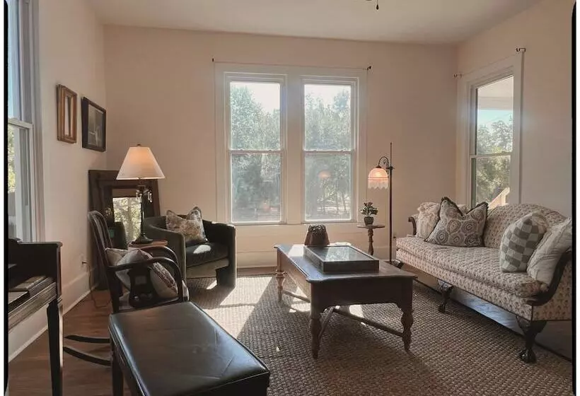 Aamiaismajoitus (B&B) Thames Home