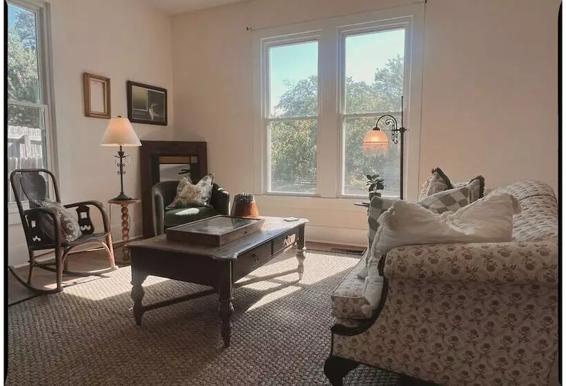 Aamiaismajoitus (B&B) Thames Home