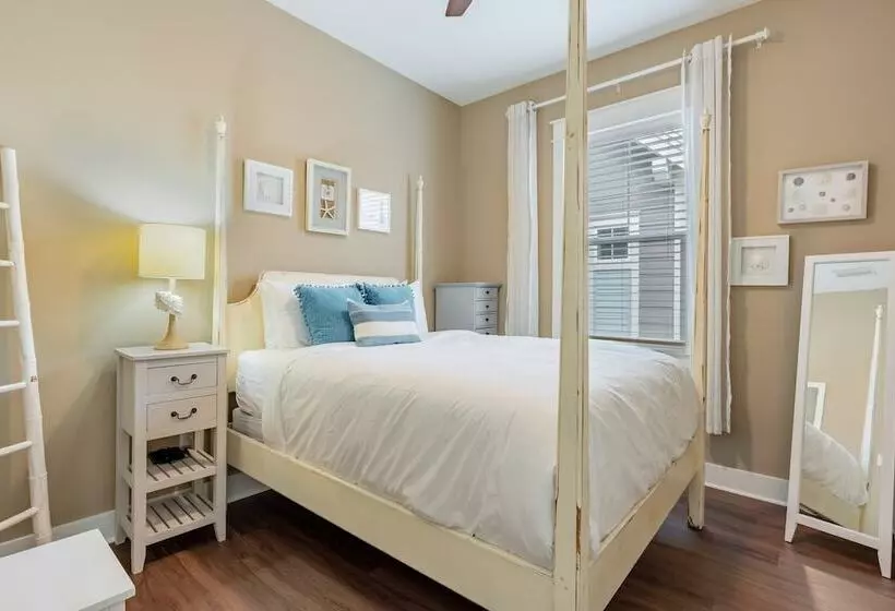 Emerald Gem By Avantstay Pool Access, 3mins To Beach!