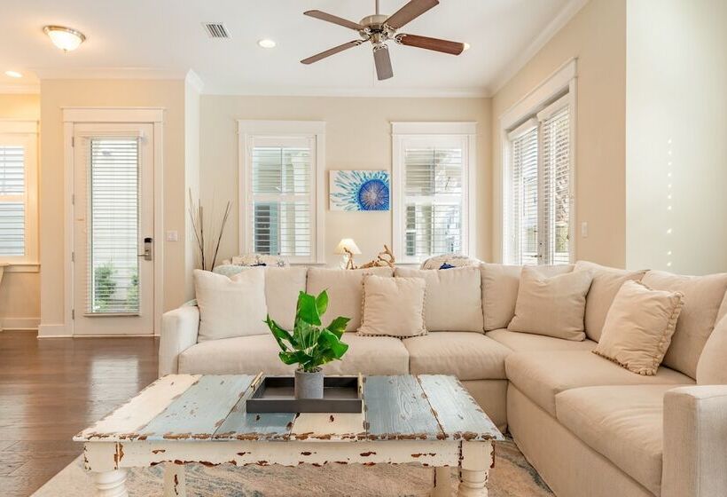 Emerald Gem By Avantstay Pool Access, 3mins To Beach!