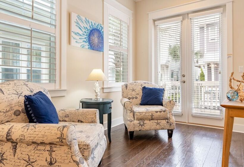 Emerald Gem By Avantstay Pool Access, 3mins To Beach!