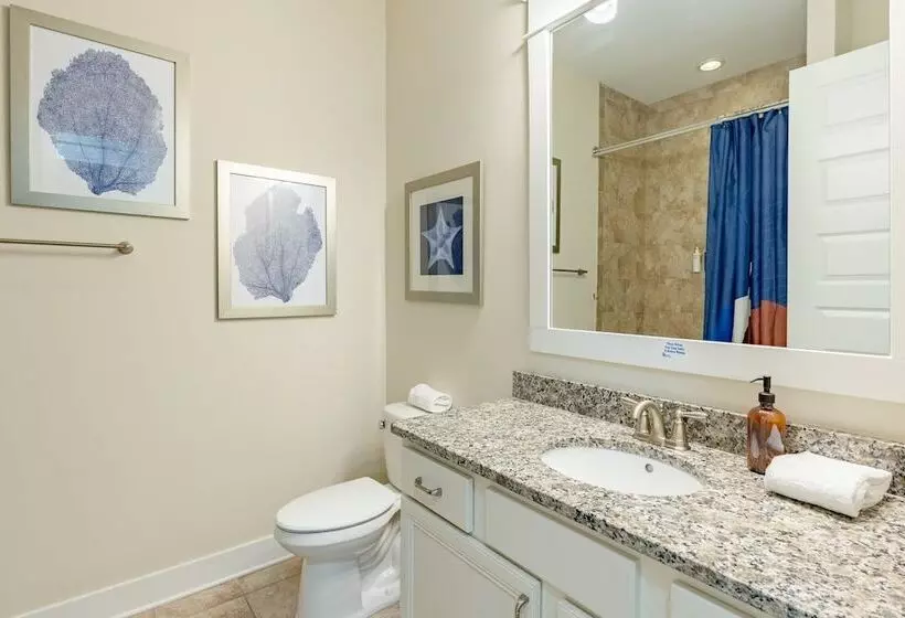 Emerald Gem By Avantstay Pool Access, 3mins To Beach!