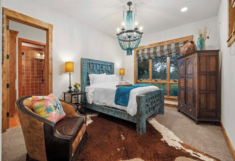 בית מלון כפרי Rusted Roof Ranch   Pool Bar Fireplace