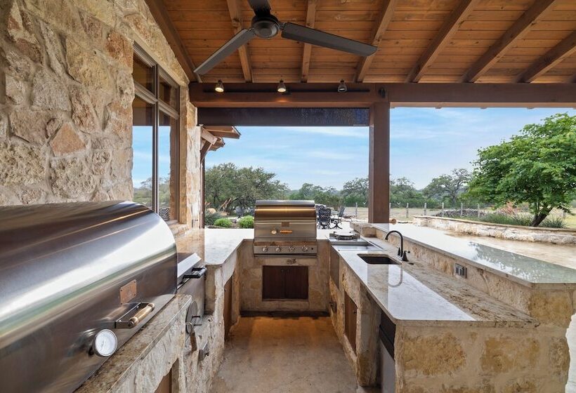 Landhotel Rusted Roof Ranch   Pool Bar Fireplace