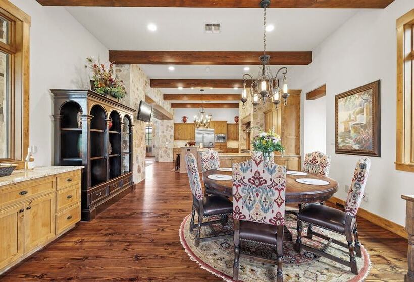 בית מלון כפרי Rusted Roof Ranch   Pool Bar Fireplace