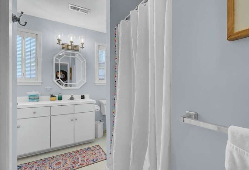 Ion By Avantstay Walk To Beach, Dining, Shopping Central Location Deck