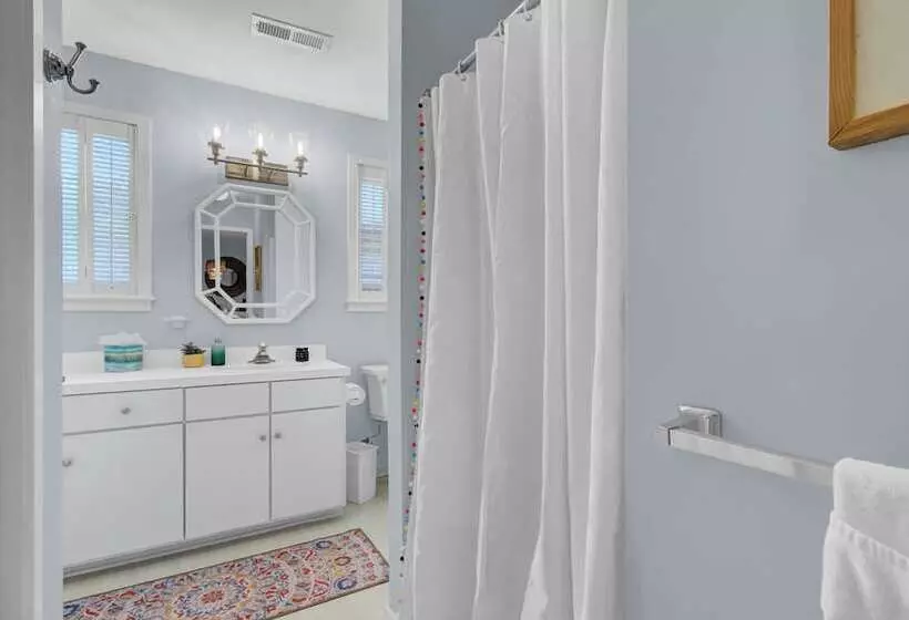 Ion By Avantstay Walk To Beach, Dining, Shopping Central Location Deck