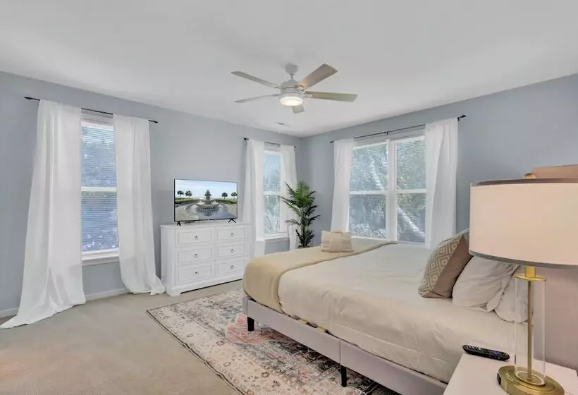 Ion By Avantstay Walk To Beach, Dining, Shopping Central Location Deck