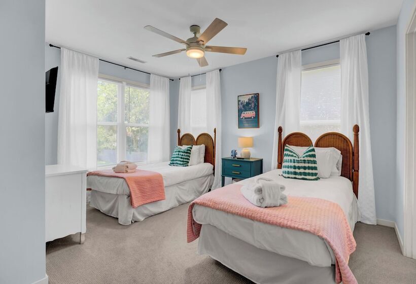 Ion By Avantstay Walk To Beach, Dining, Shopping Central Location Deck