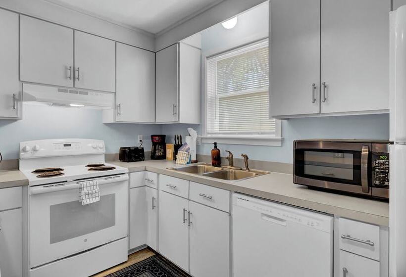 Ion By Avantstay Walk To Beach, Dining, Shopping Central Location Deck