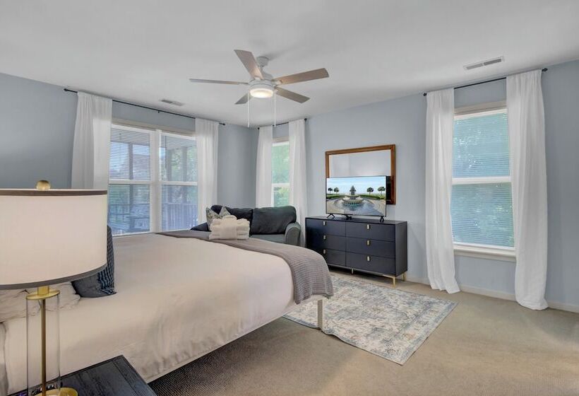 Ion By Avantstay Walk To Beach, Dining, Shopping Central Location Deck