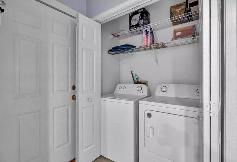 Ion By Avantstay Walk To Beach, Dining, Shopping Central Location Deck