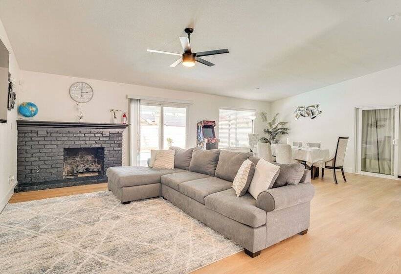 Las Vegas Home ~ 5 Mi To Strip: Fire Pit & Grill!