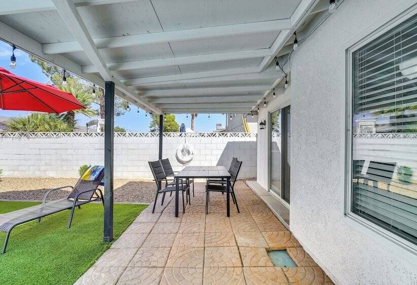 Las Vegas Home ~ 5 Mi To Strip: Fire Pit & Grill!