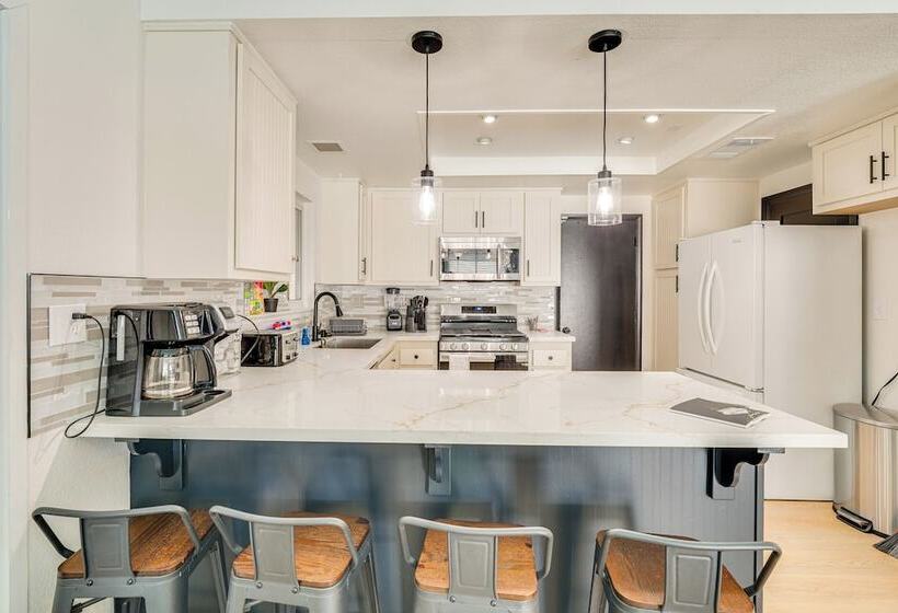 Las Vegas Home ~ 5 Mi To Strip: Fire Pit & Grill!