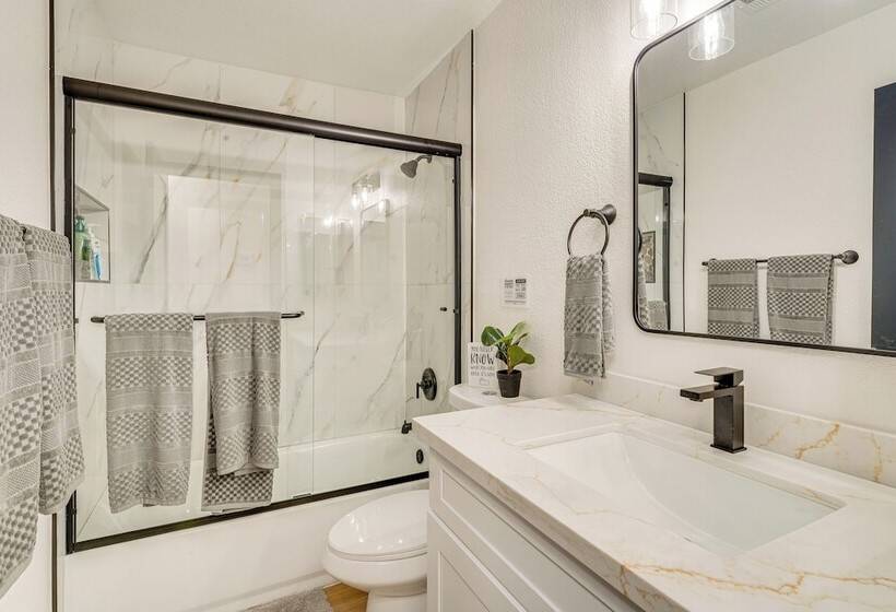 Las Vegas Home ~ 5 Mi To Strip: Fire Pit & Grill!