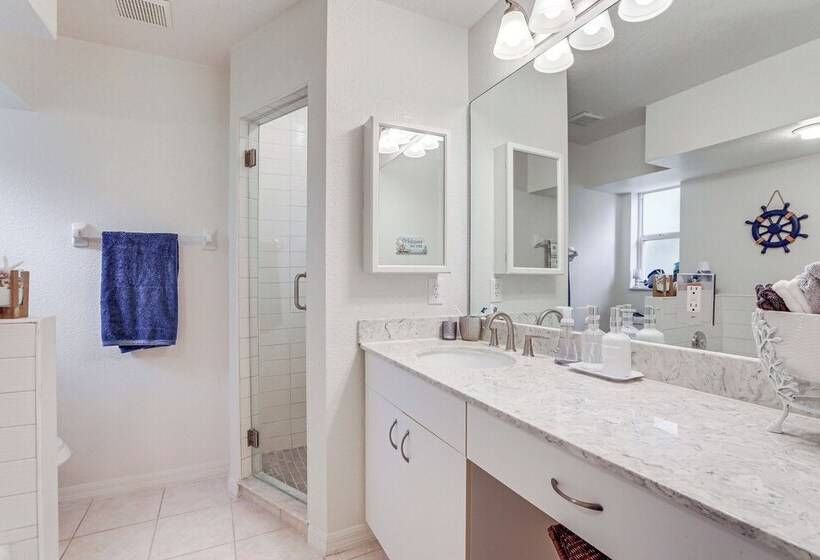 North Port Home W/ Lanai & Pool   8 Mi To Beach!