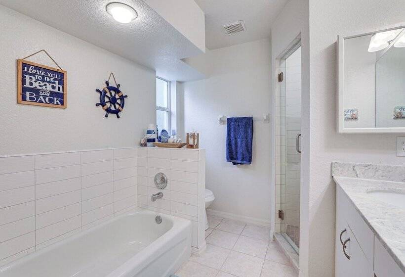 North Port Home W/ Lanai & Pool   8 Mi To Beach!