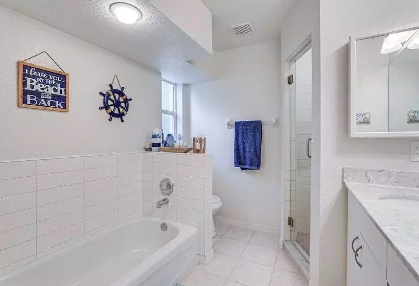 North Port Home W/ Lanai & Pool   8 Mi To Beach!