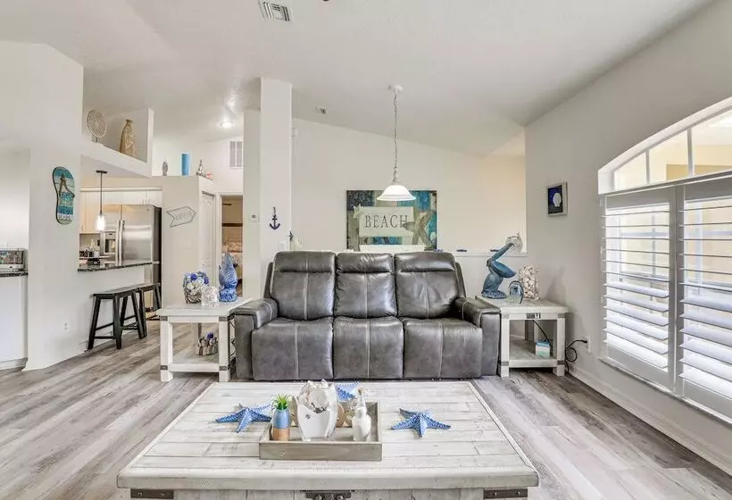 North Port Home W/ Lanai & Pool   8 Mi To Beach!