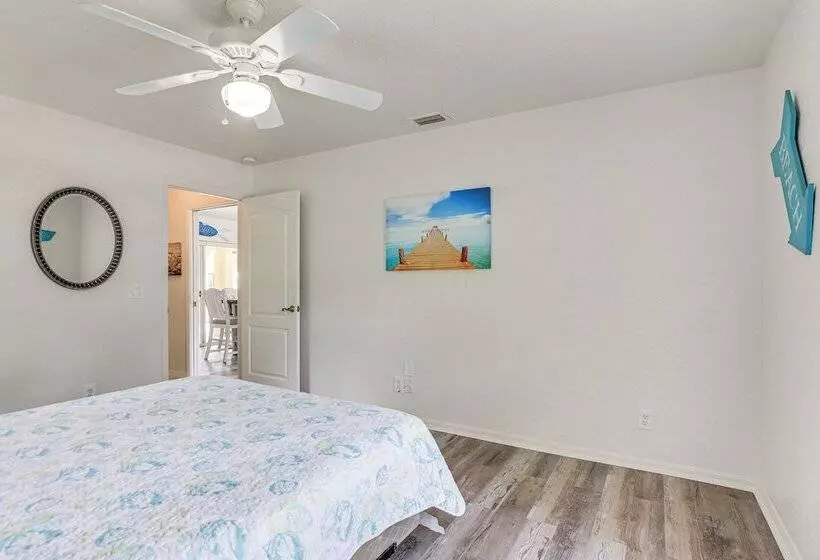 North Port Home W/ Lanai & Pool   8 Mi To Beach!