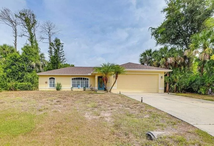 North Port Home W/ Lanai & Pool   8 Mi To Beach!
