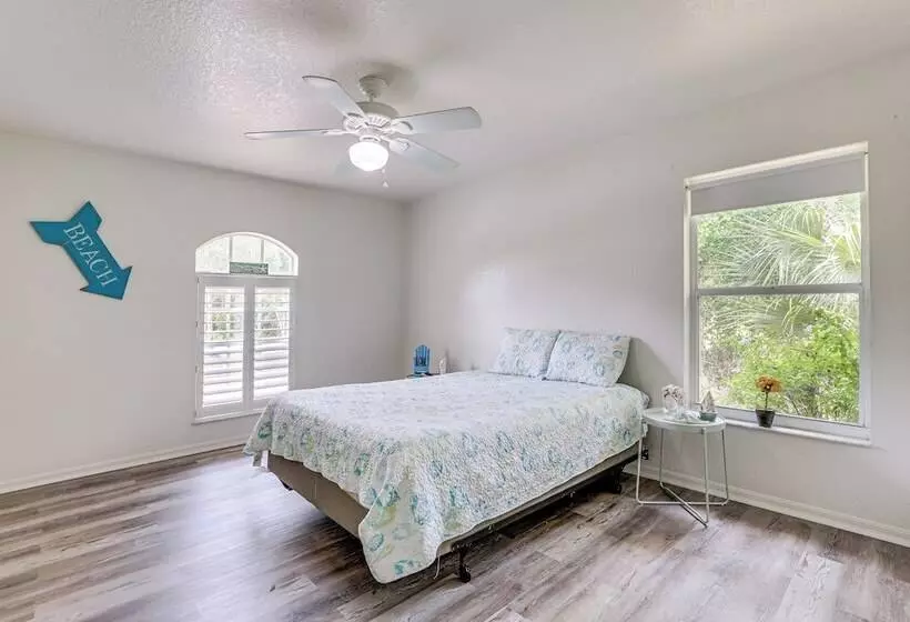 North Port Home W/ Lanai & Pool   8 Mi To Beach!