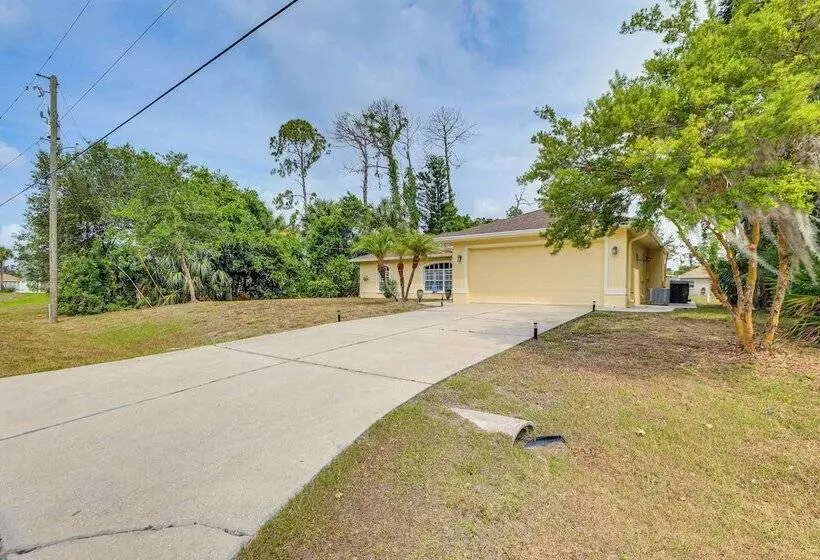 North Port Home W/ Lanai & Pool   8 Mi To Beach!