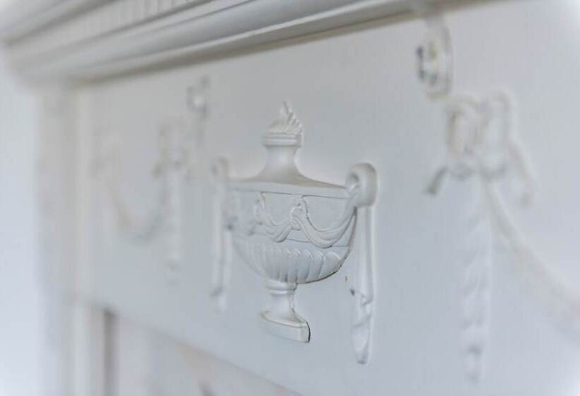 פנסיון Gertrude House