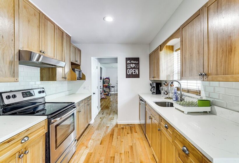 Pocono Summit Home W/ Hot Tub ~ 4 Mi To Kalahari!