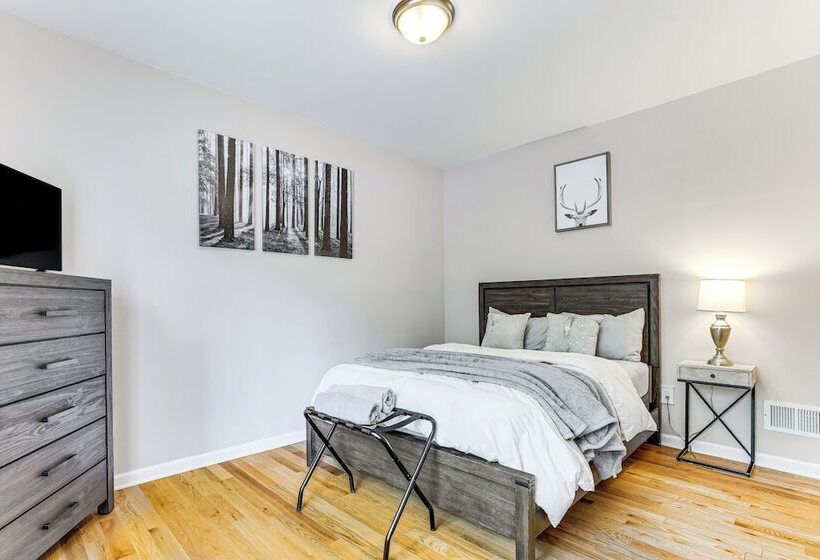 Pocono Summit Home W/ Hot Tub ~ 4 Mi To Kalahari!