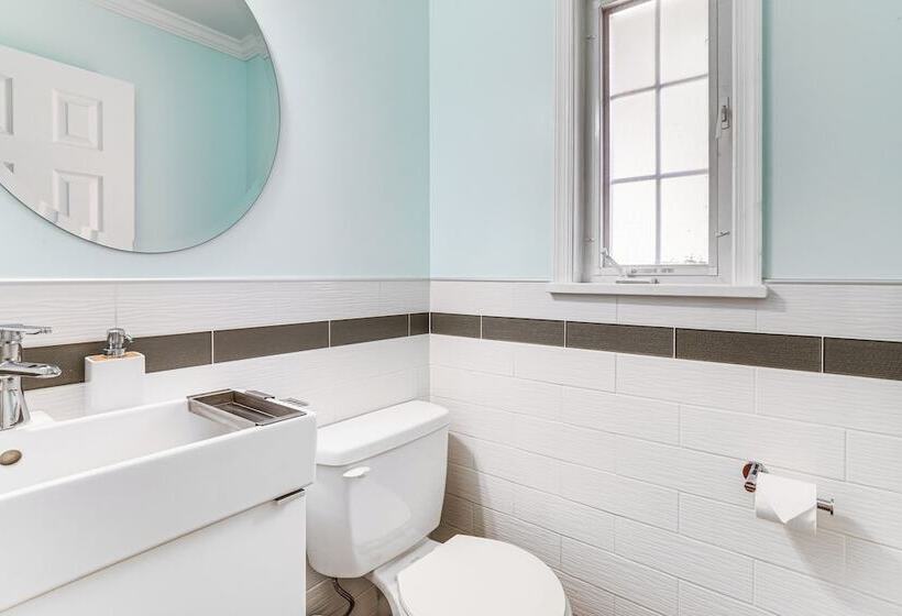 Pocono Summit Home W/ Hot Tub ~ 4 Mi To Kalahari!