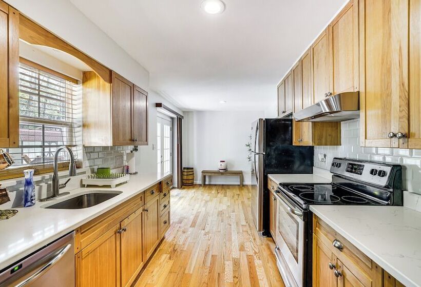 Pocono Summit Home W/ Hot Tub ~ 4 Mi To Kalahari!