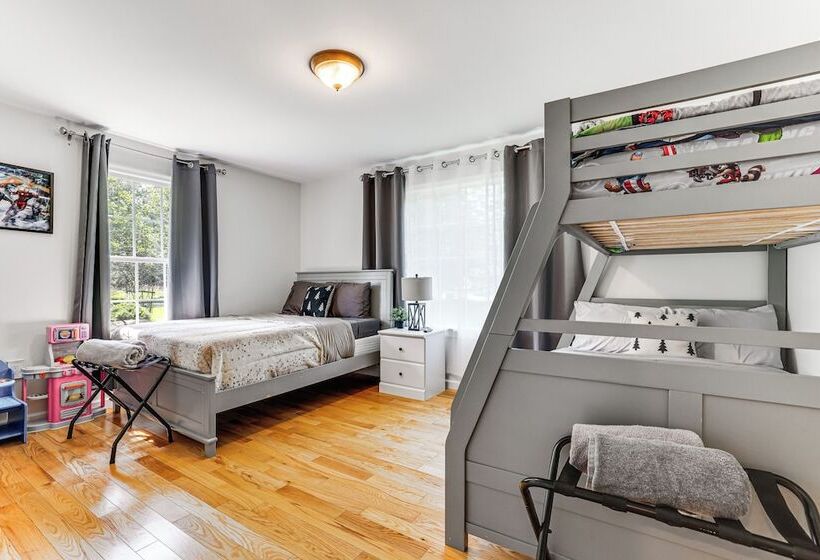 Pocono Summit Home W/ Hot Tub ~ 4 Mi To Kalahari!