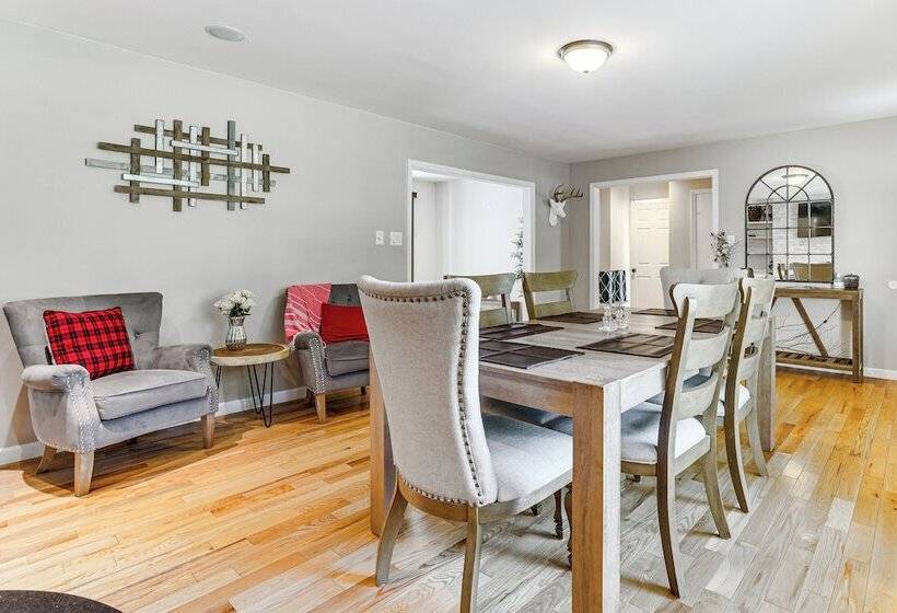 Pocono Summit Home W/ Hot Tub ~ 4 Mi To Kalahari!