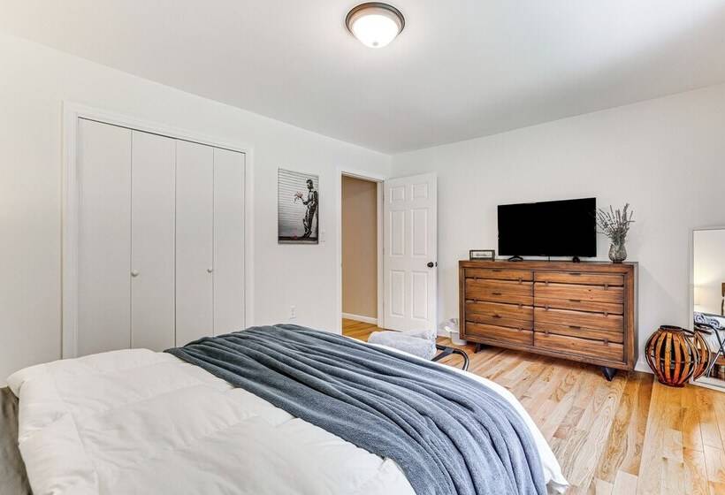 Pocono Summit Home W/ Hot Tub ~ 4 Mi To Kalahari!