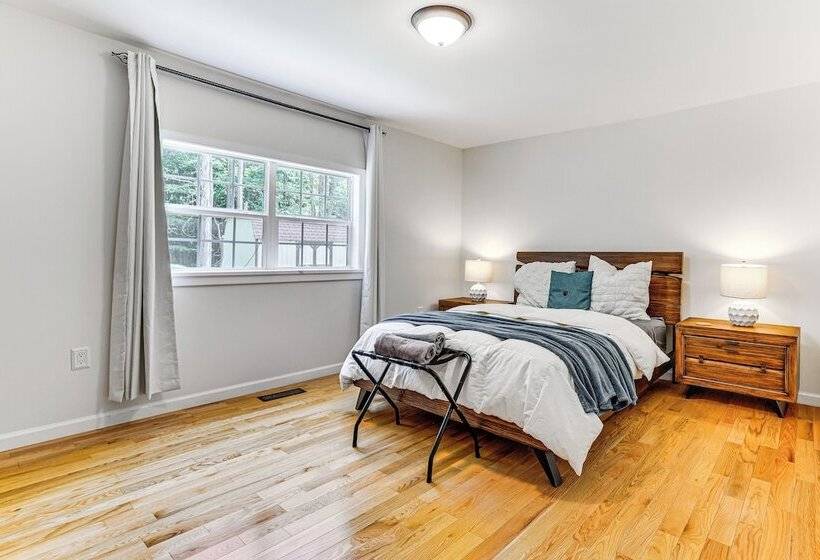 Pocono Summit Home W/ Hot Tub ~ 4 Mi To Kalahari!