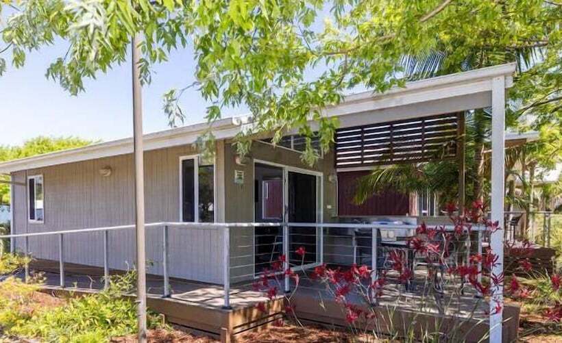 منتجع Nrma Batemans Bay Holiday Park