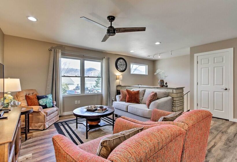 Riversong  Waterfront La Crosse Home W/ Dock