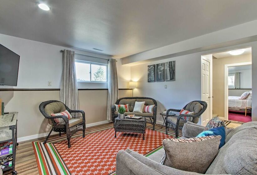 Riversong  Waterfront La Crosse Home W/ Dock