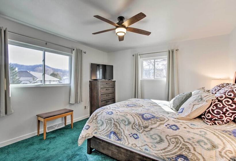 Riversong  Waterfront La Crosse Home W/ Dock