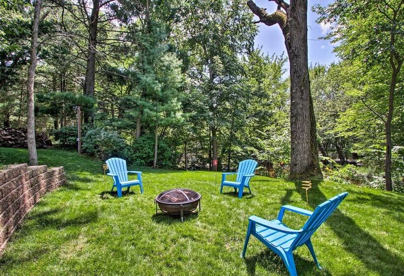 Riversong  Waterfront La Crosse Home W/ Dock