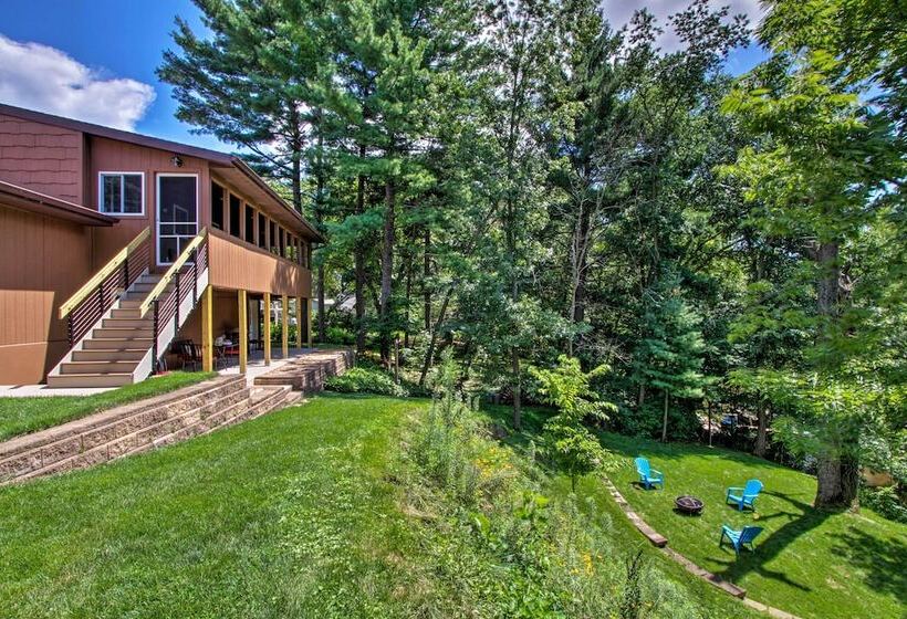 Riversong  Waterfront La Crosse Home W/ Dock