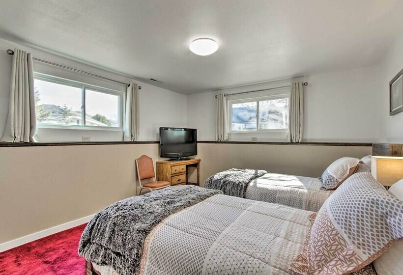 Riversong  Waterfront La Crosse Home W/ Dock