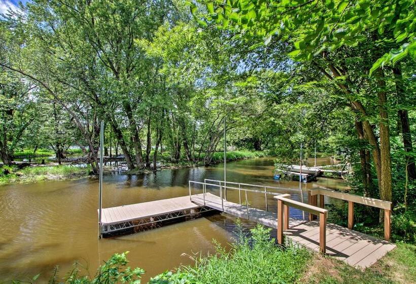 Riversong  Waterfront La Crosse Home W/ Dock