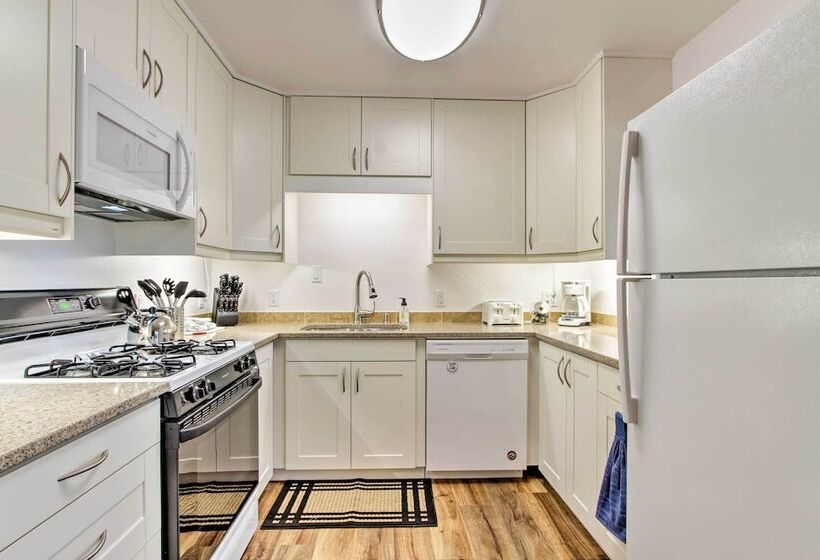 Riversong  Waterfront La Crosse Home W/ Dock